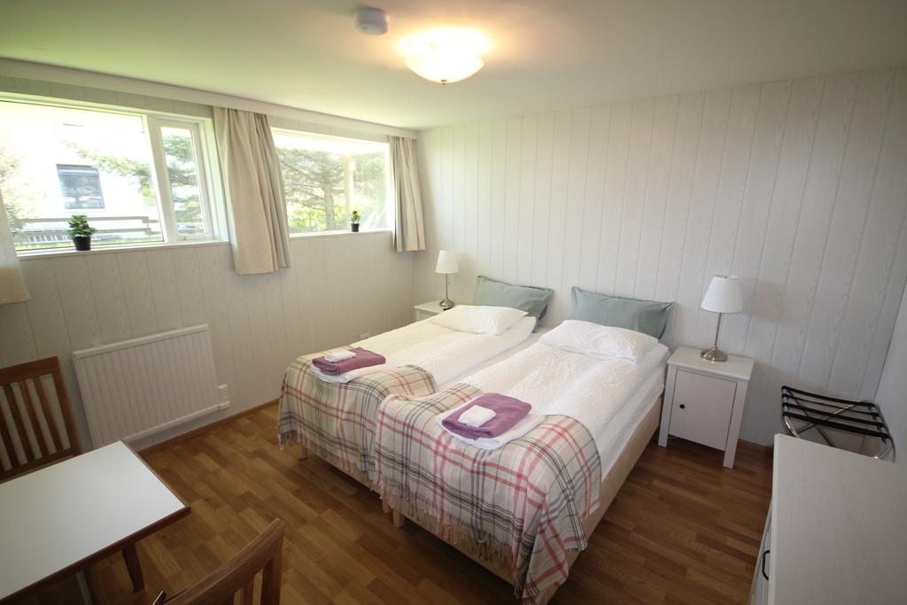 House On The Hill Hotel Hofn Room photo